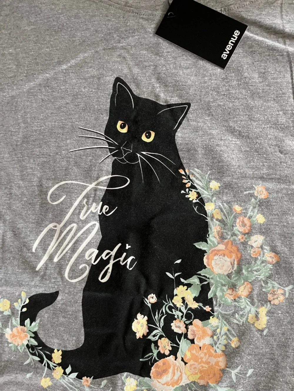 Avenue Gray Short Sleeve Tee with Black Cat & Peach Floral Accent - Picture 2 of 9